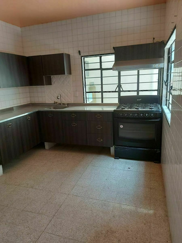 Imagen 8 de 25 de Casa De 220m2 , Excelente Distribución,zona Vallejo