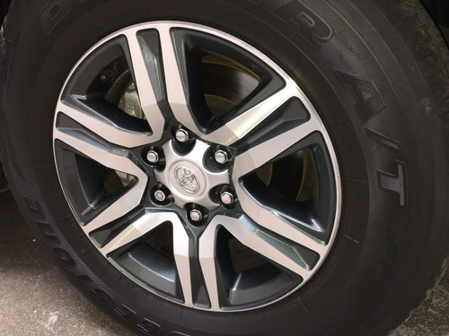 Imagen 7 de 9 de Toyota Hilux Sw4 2019 Sr