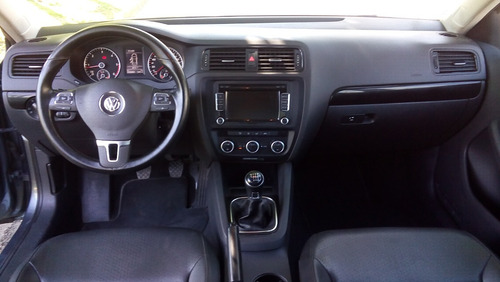 Imagen 9 de 14 de Volkswagen Vento 2.0 Luxury I 140cv