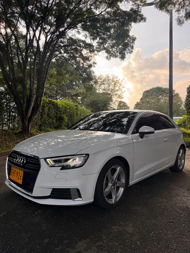 Audi A3 1.2 Attraction Sline