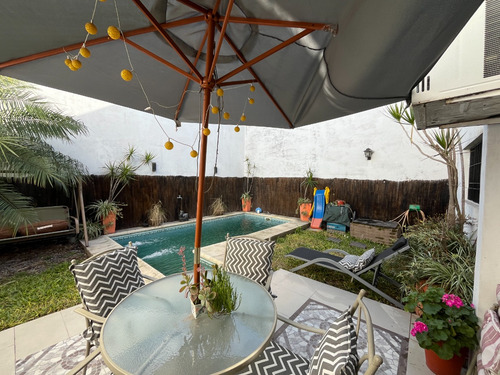 Casa 6 Amb Con Pileta Climatizada. Proxima A Av Emilio Castro. Tomo Depto En Parte De Pago