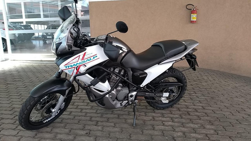 Imagem 10 de 11 de Honda Trabsalp