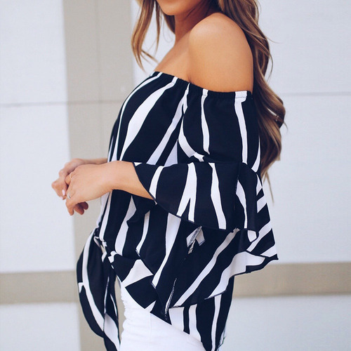 Blusa A Rayas Con Hombros Descubiertos Y Lazo En La Cintura