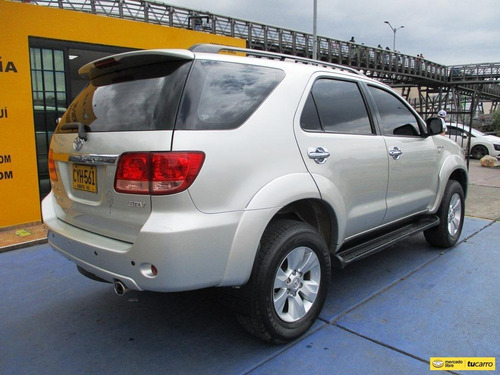 Imagen 5 de 12 de Toyota Fortuner Srv 4x4 3000cc Mt Aa