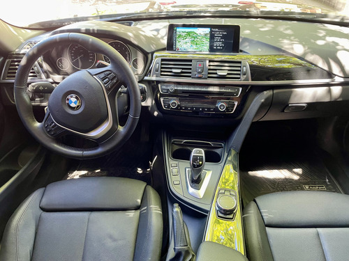 BMW Serie 3 3.0 330i Sedan Sport Line 252cv