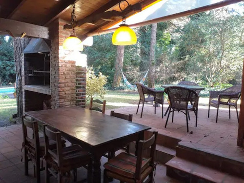 Imagen 10 de 14 de Casa En El Bosque De Cariló Con Piscina Climatizada