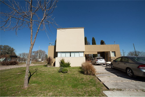 Imagen 4 de 30 de Casa En Venta.