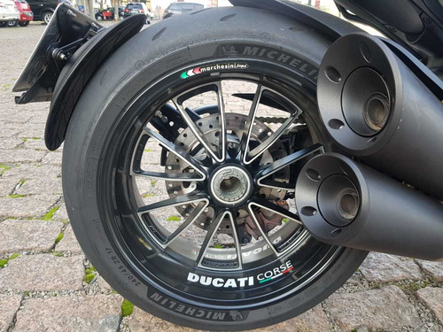Imagem 5 de 10 de Diavel