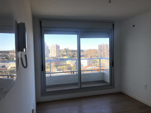 Imagen 11 de 20 de Departamento - Malvín-complejo Pilay - 1 Dorm Con Amplia Terraza Con Renta