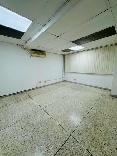 Alquilo Oficina En La Romulo Gallegos 20m2