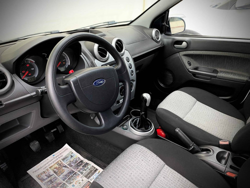 Imagem 7 de 13 de Ford Fiesta 1.6 Se Sedan 16v Flex 4p Manual