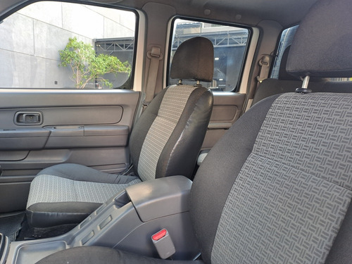 Nissan NP300 2.5 Cabina Doble 133cv 4x2