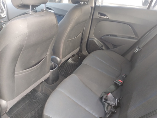 Hyundai HB20S 1.6 Comfort Plus Flex 4p