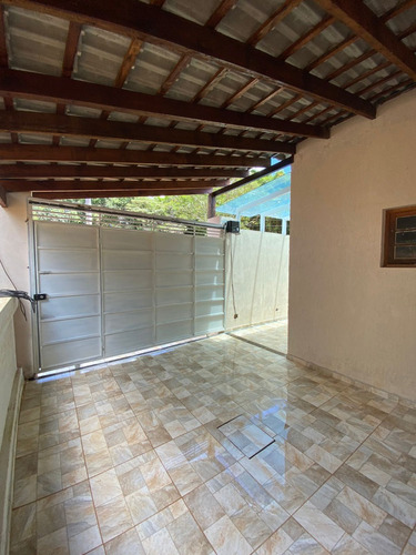 Chácara Em Ibiúna Terreno 876m E Lago - Casa + Edícula