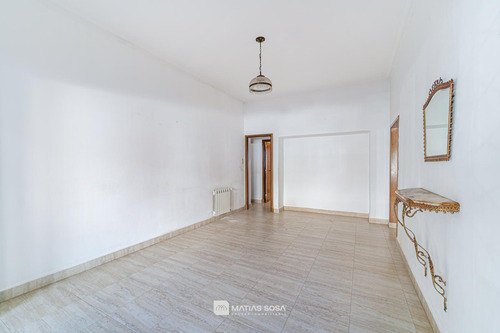 Venta - Ph 4 Ambientes Al Frente Con Cochera - La Perla