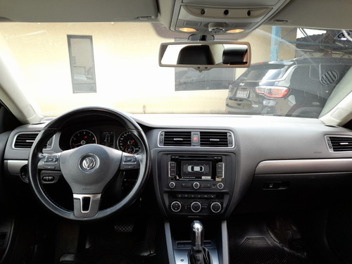 Imagem 7 de 13 de Vw - Jetta Highline 2.0 Tsi At - 2014 - Teto Solar 211cv