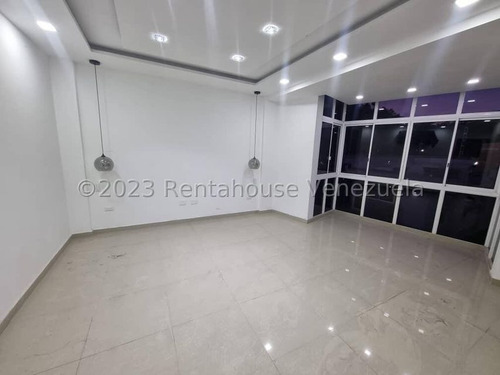 Casa En Venta Extraordinaria Villa A Estrenar Mp Con Hermosa Cocina Concepto Abierto, Pisos De Marmol, Decoración En Escayolad, Iluminacion Led. Colinas De Guataparo Valencia 24-33107