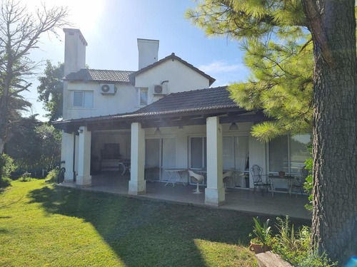 Casa De 2 Dormitorios Al Lago En Solares Del Carcaraña - Pueblo Carcaraes