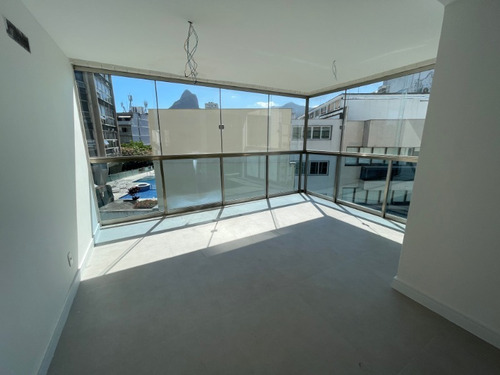 Imagem 4 de 30 de Excelente Cobertura Duplex De Alto Padrão Com Três Suítes Na Avenida Afrânio De Melo Franco, Leblon. - Co00046 - 69400607