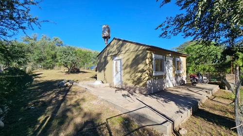 Se Vende Casa En Cosquin  De 2 Dorm.