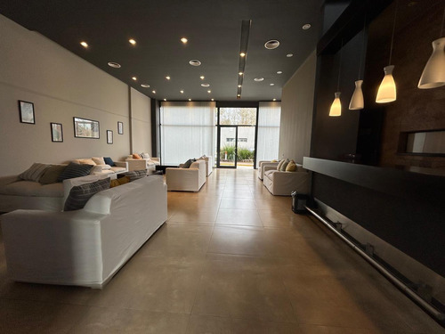 Venta Departamento 1 Dormitorio Campana Con Cochera