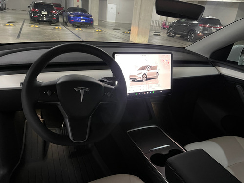Tesla Model Y- Mayor Autonomia (en Estado Impecable)
