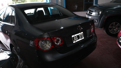 Volkswagen Vento 2.5 Advance 170cv 2011