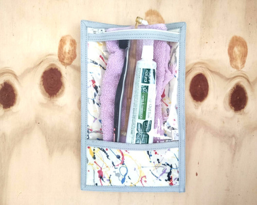 Imagem 1 de 4 de Estojo Porta Kit Higiene Bucal Com Transparência E Com Zíper