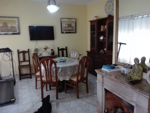 Imagen 8 de 11 de Venta De Casa Sobre Avenida 44