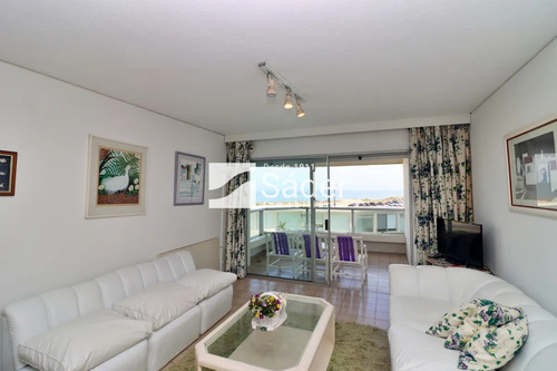 Apartamento Ubicado En La Icónica Playa Brava