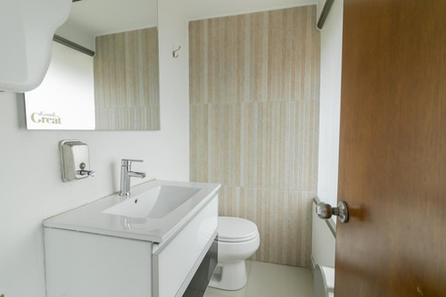 Oficina En Arriendo En Centro Internacional. Cod A1094008