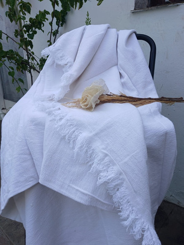 Manta Tussor Con Flecos Pie De Cama Y Cubre Sillon Blanco Lisa