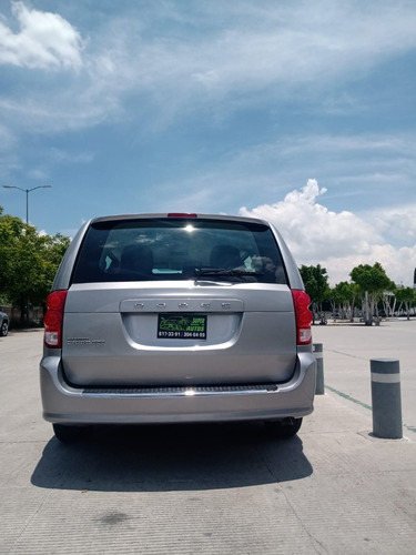 Imagen 6 de 15 de Dodge Caravan Se T/a Modelo 2017