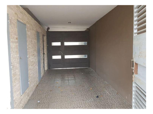 Imagen 3 de 14 de Ph Venta 2 Dormitorios 2 Baños 3 Cocheras Patio 153 Mts 2 Totales 95 Mts 2 Cubiertos- La Plata