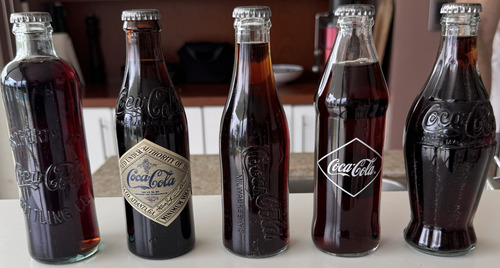 Botellas De Coca Cola Llenas Antiguas Aniversario 120 Años (Usado)