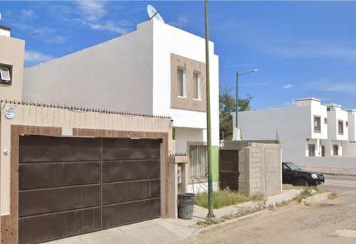Casa En Venta En Col. Arbolares, La Paz Baja California, Nm*