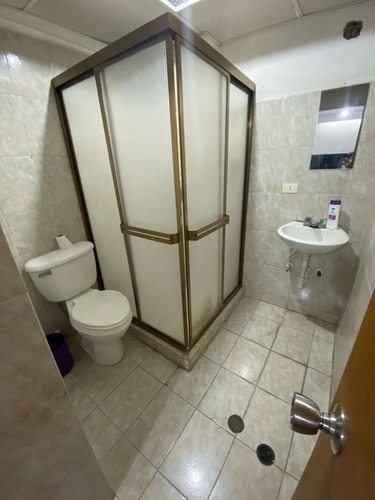 Global Ofrece En Venta: Apartamento En Res. Sagrada Familia Ubicado En Bella Florida Los Caobos.