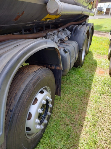 Imagem 7 de 13 de Volvo Vm 260 8x2