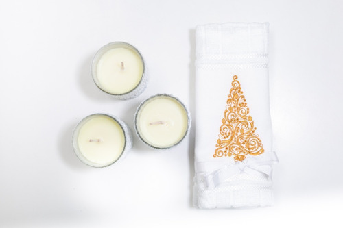 Imagem 5 de 10 de Kit Presente Natal Velas Decorativas Toalha Lavabo Bordada
