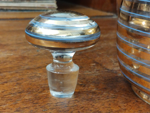 Antigua Licorera Botellon Con 6 Vasos Decorado Con Oro (Usado)