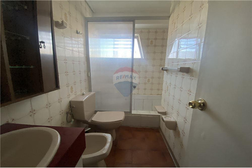 A Una Cuadra, Sector 2 De Reñaca.