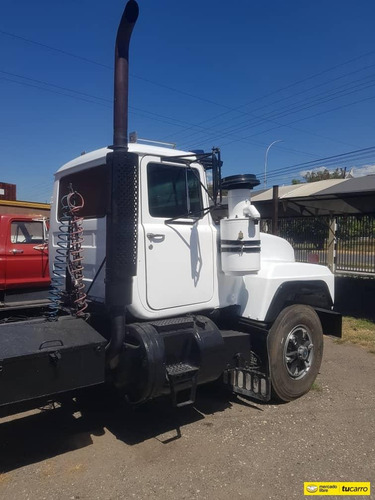 Mack Rd690s