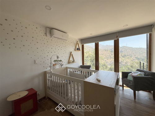 Casa En Venta De 3 Dorm. En Lo Barnechea