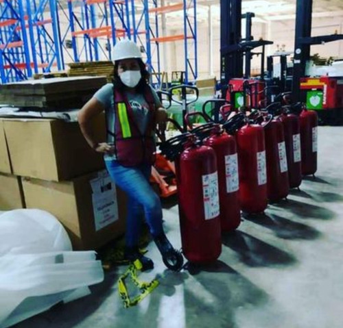 Imagen 2 de 9 de Extintor Pqs De 10 Libras Instalado A Domicilio Quito