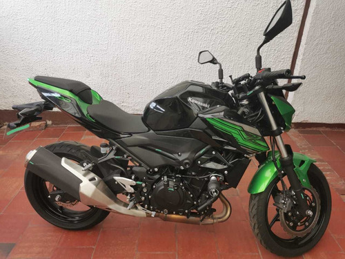 Kawasaki Z400 Negra
