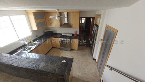 Imagen 10 de 14 de Casa Venta Cumbres De Curumo Mls #22-3768 Espectacular Casa Ubicada En La Urbanización Cumbres De Curumo. Consta De 3 Habitaciones Con Su Baño
