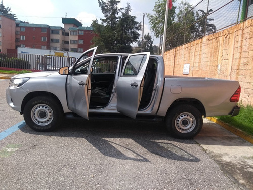 Imagen 2 de 15 de Toyota Hilux 2017 D/cabina Mid 4x2 Motor 2.7
