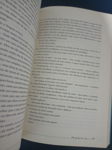 As Cores De Madeleine As Fendas Do Reino Livro 2