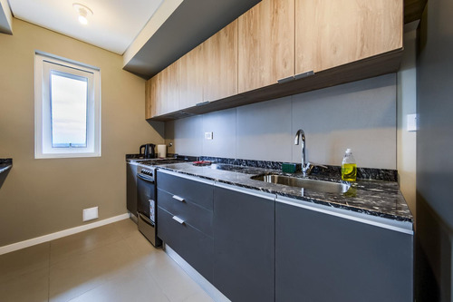 Venta Departamento Semi Piso, Gni Cardinales De Cofico, 3 Dormitorios Y 3 Baños.