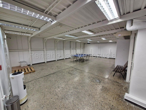 Casa Comercial En Venta En La Carlota Centro Almacenamiento Casas Caracas Contenedores 40 Pies Casas Comerciales Angela Tochon